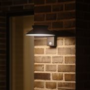 Nordlux Justina - buiten wandverlichting op zonne-energie met bewegingsmelder - 28,5 x 23 x 14,5 cm - 5W LED incl. - IP44 - zwart