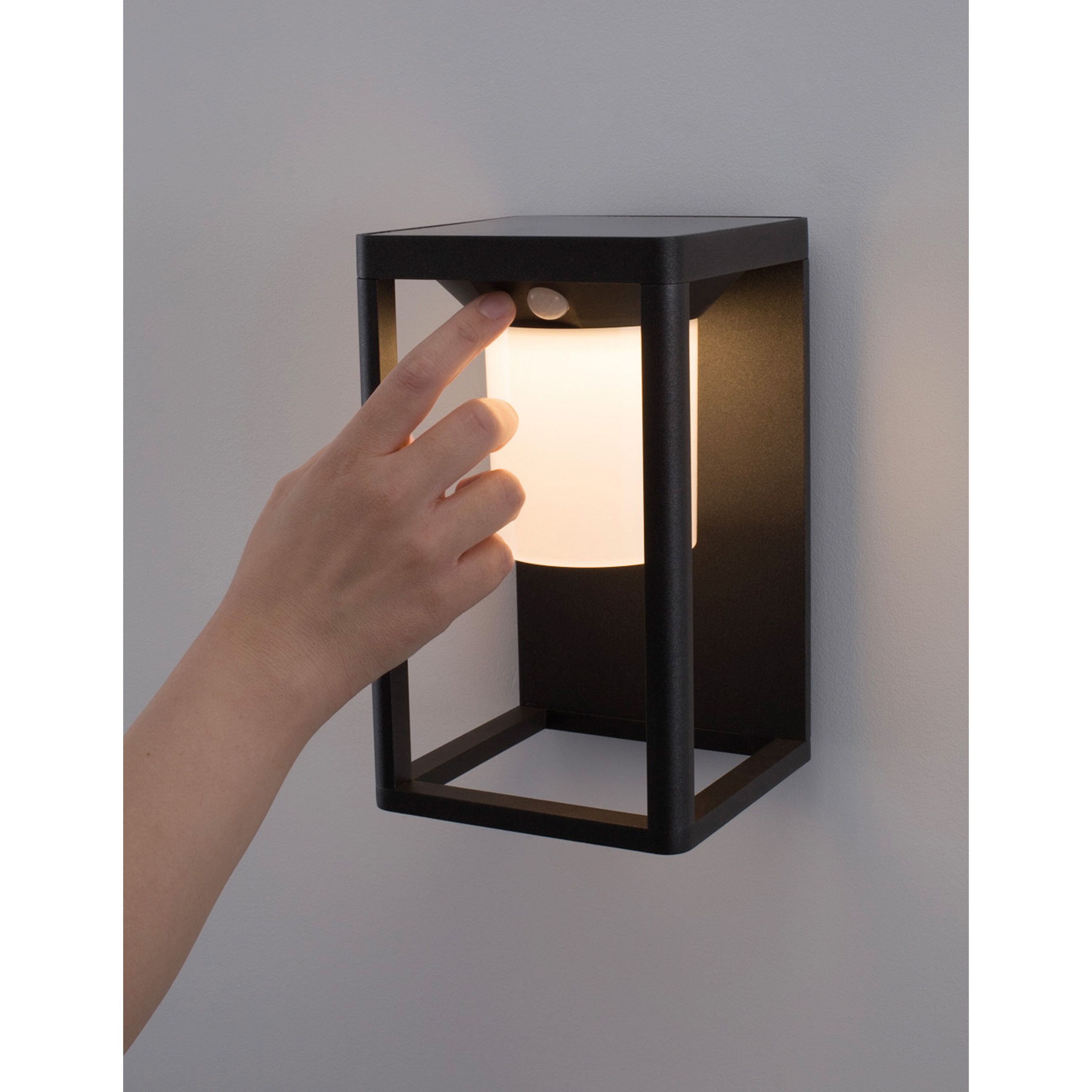 Nova Luce Loveto buiten wandverlichting met sensor op zonneenergie en schakelaar 14,5 x 16