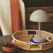Nordlux Ellen To-Go - draadloze buiten tafellamp met laadstation - Ø 16 x 25 cm - 3 stappen dimbaar - 2,8W LED incl. - IP44 - beige