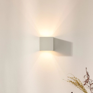 Lucide Xio Kubus - wandverlichting met 2 regelbare lichtbundels - 9,7 x 9,7 x 9,7 cm - 4W dimbare LED incl. - wit