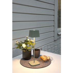 Konstsmide Capri - buiten tafellamp - 10 x 10 x 36 cm - 2,2W dim to warm LED incl. - oplaadbaar - IP54 - groen 