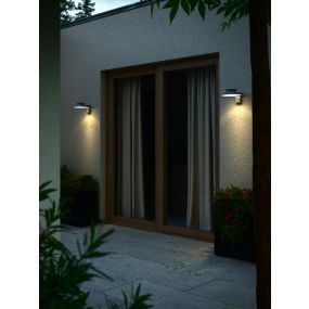 Nordlux Justina - buiten wandverlichting op zonne-energie met bewegingsmelder - 28,5 x 23 x 14,5 cm - 5W LED incl. - IP44 - antraciet