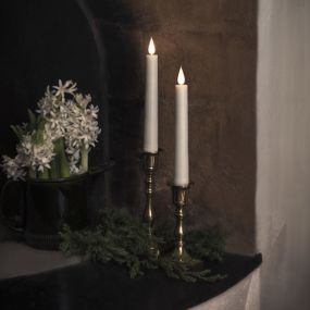 Konstsmide - set van 2 flakkerkaarsen met 3D vlam op batterijen met afstandsbediening - Ø 2,5 x 21 cm - wit