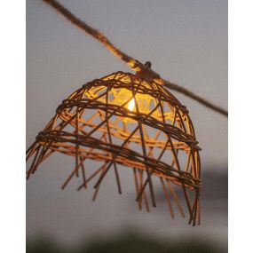 New Garden Alma - lichtslinger aansluitbaar via kabel of zonne-energie - oplaadbare batterij - 8 meter slinger waarvan 3 meter snoer - 10 LED-lampen incl. - IP44 - hout