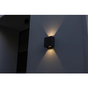 Lutec Gemini Beams - 11 x 11 x 5,4 cm - 10W incl. - IP54 - zwart - warm wit