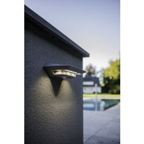 Lutec Ghost Solar - buiten wandlamp met sensor op zonne-energie - 24 x 13 x 6 cm - 2,4W LED incl. - IP44 - zilver grijs