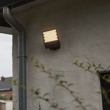 Lutec Atlantis - verstraler met sensor - 22,2 x 20,1 x 12,4 cm - 23,5W LED incl. - 3000K - IP54 - donker grijs