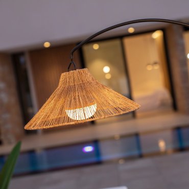 New Garden Niza 165 - vloerlamp met oplaadbare lichtbron en afstandsbediening - 40 x 73 x 167 cm - 9W dimbare LED incl. - IP54 - zwart en bruin