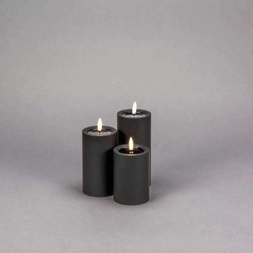 Konstsmide - LED blokkaars op batterijen met flakkervlam - Ø 7 x 15 cm - IP44 - zwart