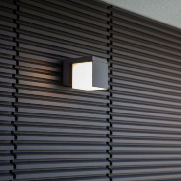 Lutec Cuba - buiten wandverlichting - 10 x 14,8 x 11,6 cm - 12,2W LED incl. - IP54 - 4000K - donkergrijs