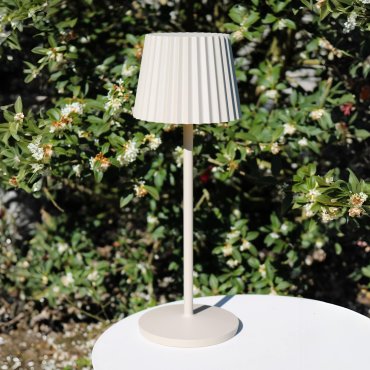 Lucide Justine - draadloze buiten tafellamp met laadstation - Ø 13,5 x 38 cm - 2W dimbare LED incl. - IP54 - beige