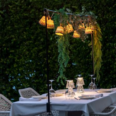 New Garden Garland Lift - Uitschuifbaar tafelframe voor lichtsnoeren - 56-101 x 140-253 cm - zwart